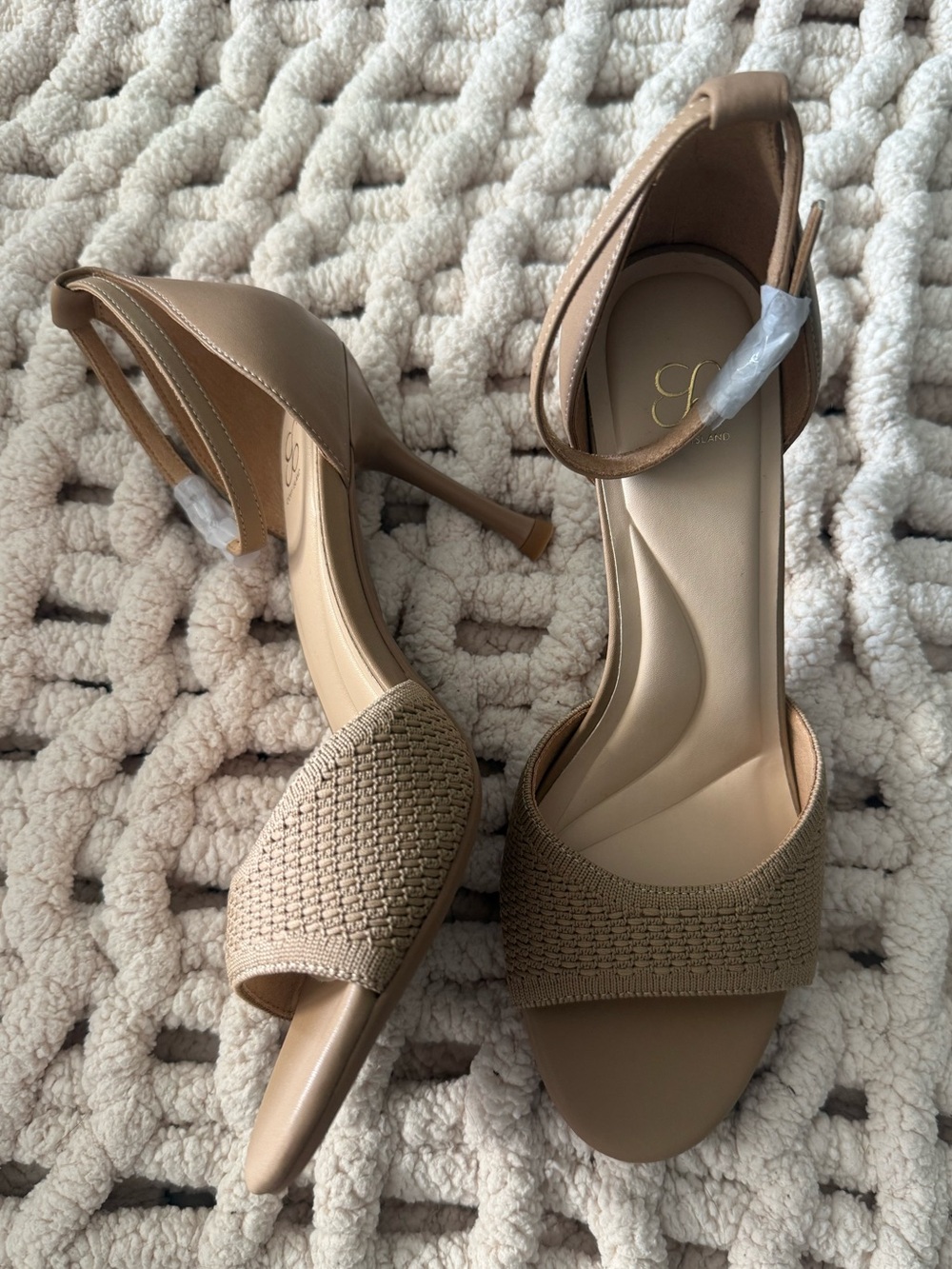 Cosy Island Minimalist Ankle Strap Heeled Sandal